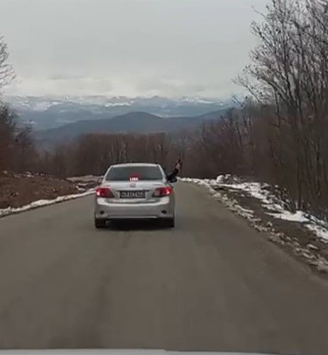 Otomobilden havaya ateş açan silahlı maganda yakalandı