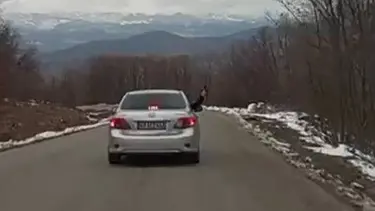 Otomobilden havaya ateş açan silahlı maganda yakalandı