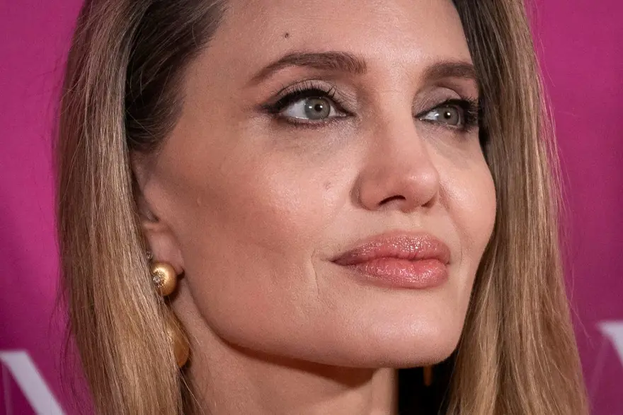 Angelina Jolie: Umarım hayatımı konu alan bir film yapılmaz 