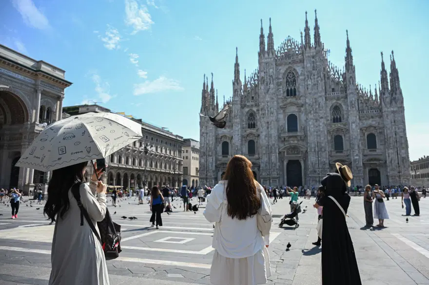 İtalya kavruluyor: Milano'da asfalt eridi İtalya kavruluyor: Milano'da asfalt eridi