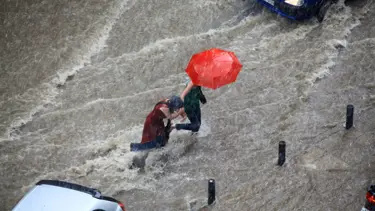 Hava durumu: Meteoroloji'den İstanbul için sağanak yağış uyarısı (Bugün hava nasıl olacak?)