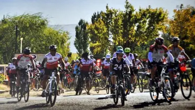 Bisiklet Festivali'nde virajı alamayan sporcu yaşamını yitirdi