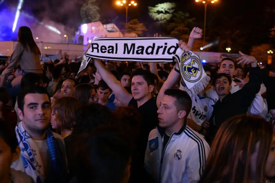 Madrid'de sabaha karşı kupa kutlaması 