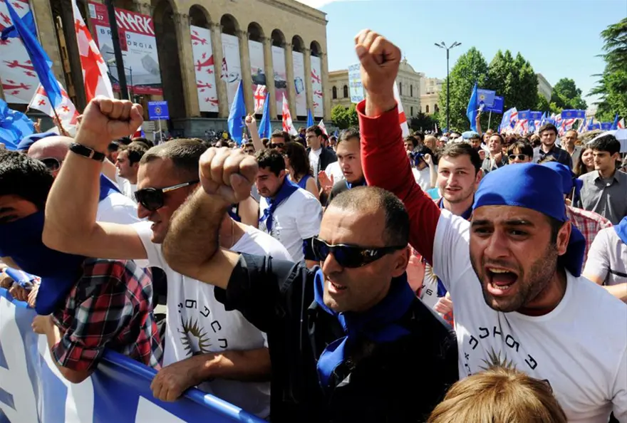 Milyarderin iktidar protestosu 4