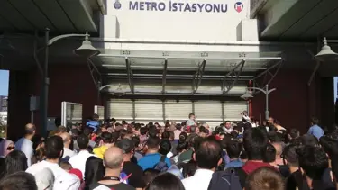 TEKNOFEST'e yoğun ilgi metroyu durdurdu