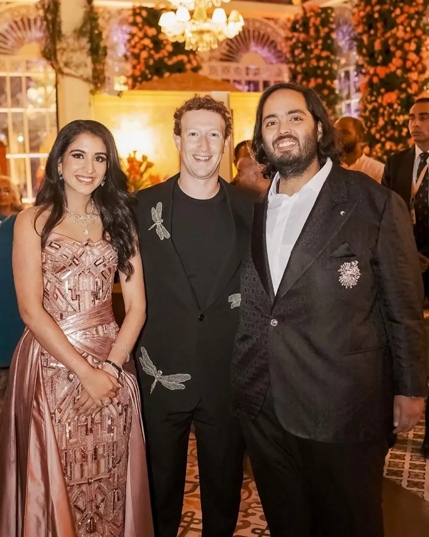 Dünyanın en pahalı düğünü öncesi yıldızlarla dolu parti: Bill Gates, Mark Zuckerberg, Ivanka Trump ve Rihanna katıldı 11 Dünyanın en pahalı düğünü öncesi yıldızlarla dolu parti: Bill Gates, Mark Zuckerberg, Ivanka Trump ve Rihanna katıldı 11