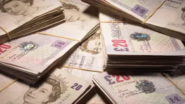 Sterlin 31 yılın en düşüğünü gördü