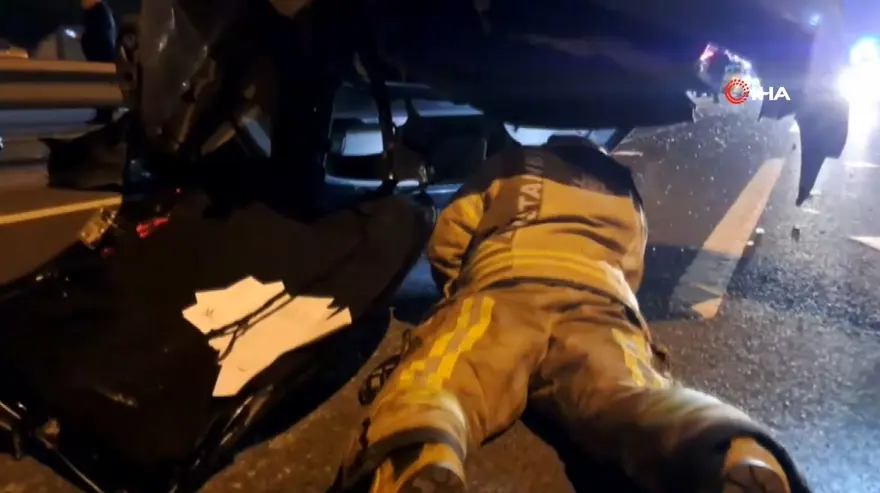 D-100’de makas atan sürücü kazaya neden oldu: 3 yaralı (Sürücünün kaçtığı iddia edildi) 1