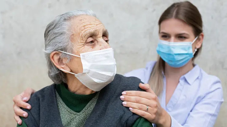 Covid-19 onları dört kat daha fazla öldürüyor: Demans (bunama) hastaları yaştan bağımsız olarak aşıda en yüksek önceliğe sahip olmalı