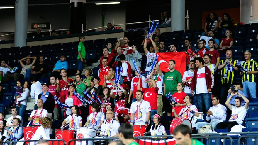 12 Dev Adam hız kesmedi 17