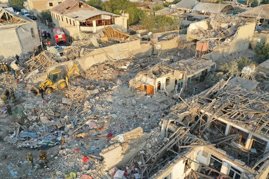 Ermenistan’ın Gence’ye füze saldırısının şiddeti gün ağarınca ortaya çıktı 7