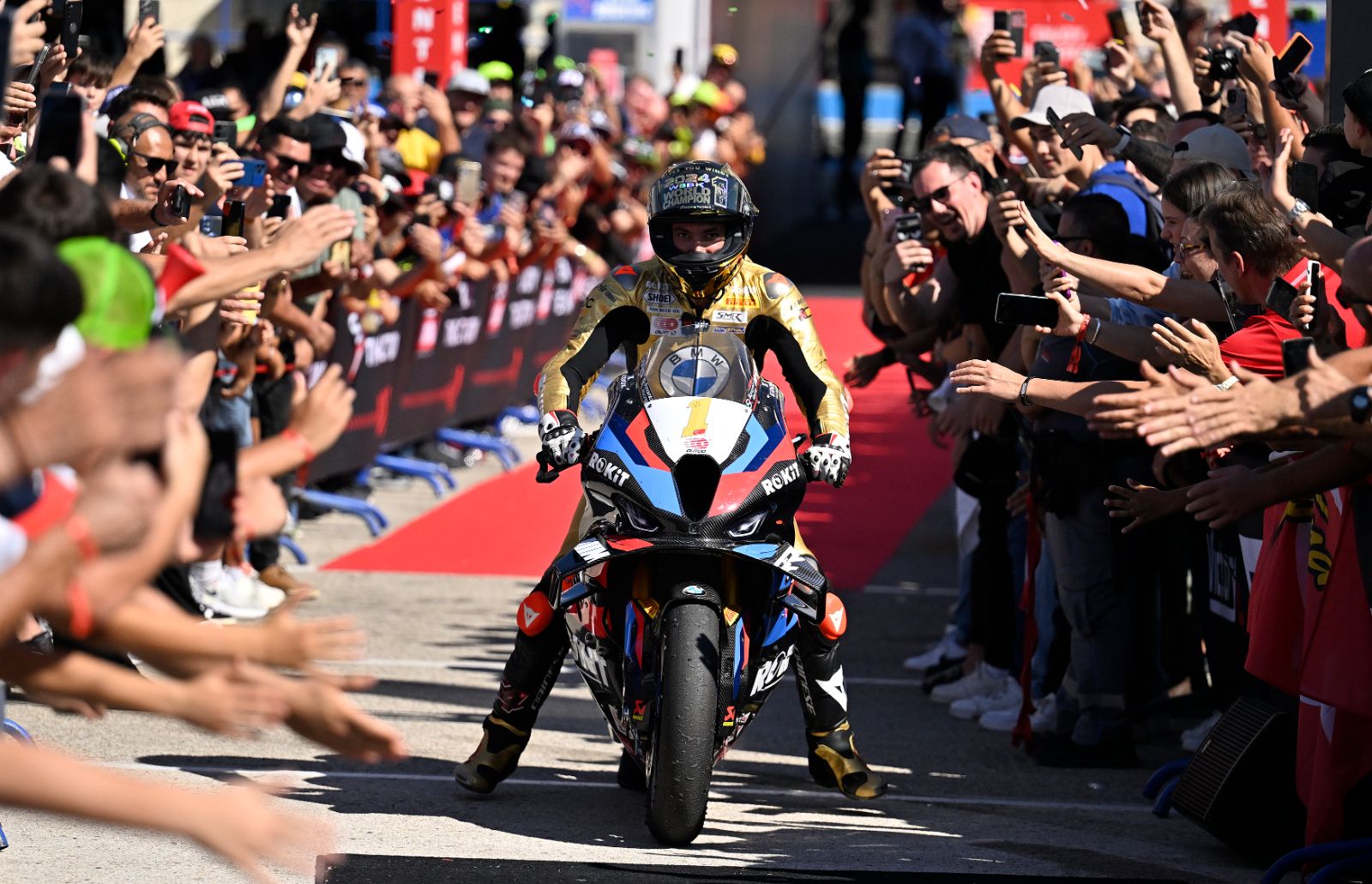 Dünya Superbike şampiyonu Toprak Razgatlıoğlu, İspanya'da birinci oldu