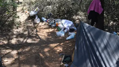 Öldürdüğü hayvanların derisinden elbise yapıp 7 ay ormanda saklandı