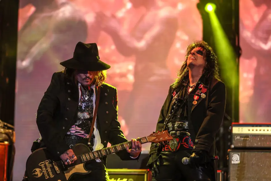 Johnny Depp'li Hollywood Vampires grubu İstanbul'da konser verdi 16