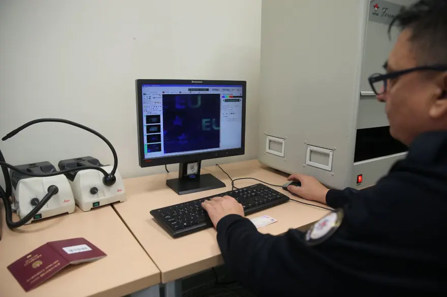 Kapıkule Sınır Kapısı'nda kullanılıyor: Yerli cihazla sahte pasaport ve kimliğe geçit yok! 1