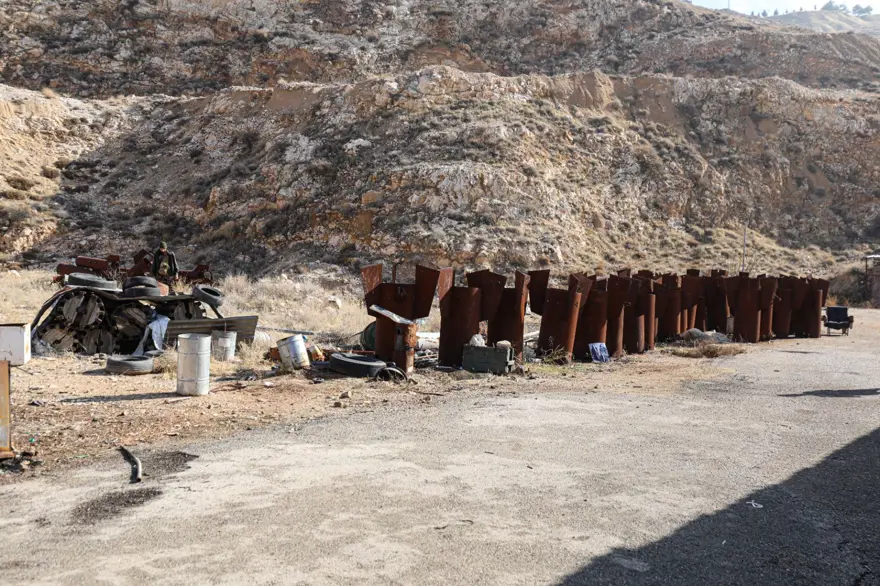 Esad'ın katliam tesisi görüntülendi! Halka yasaklanan Kasyun Dağında varil bombaları üretti 11 Esad'ın katliam tesisi görüntülendi! Halka yasaklanan Kasyun Dağında varil bombaları üretti 11