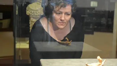 Helenistik dönemden kalma heykelcikler İzmir Arkeoloji Müzesi'nde