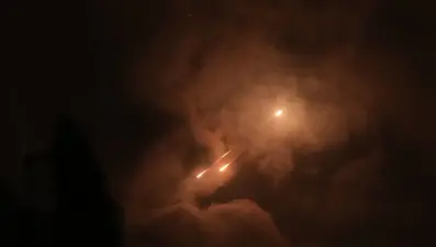 İran neden gece saldırıyor? Füzelerin ateşlenme saatleri tesadüf değil