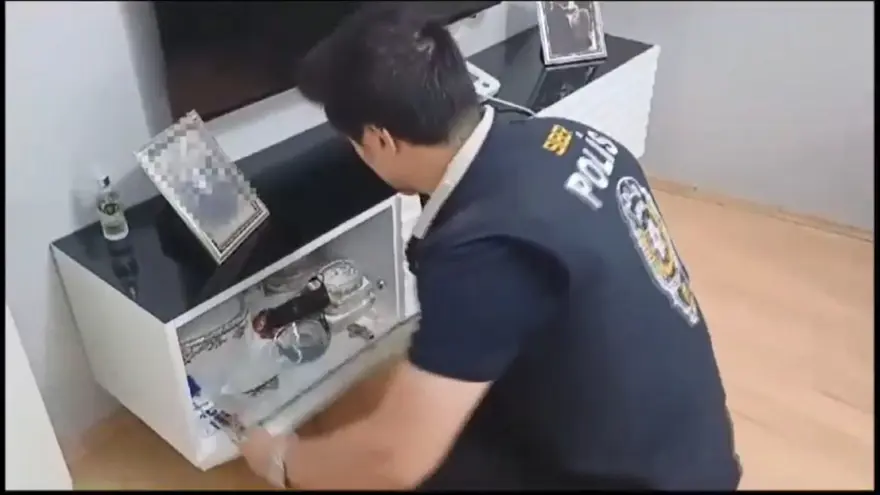 İstanbul'da 12 milyonluk "Forex" vurgunu: 15 gözaltı 6 İstanbul'da 12 milyonluk "Forex" vurgunu: 15 gözaltı 6