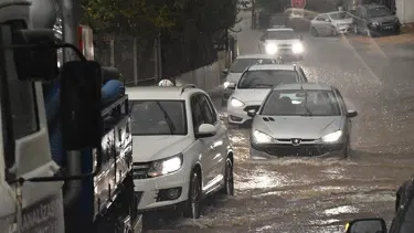 Hava durumu: Meteoroloji'den şiddetli yağış uyarısı (İstanbul ve 8 il için ''sarı kodlu'' uyarı)
