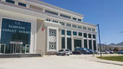 Kavgayı ayırmak isterken, başından vurulup hayatını kaybetti