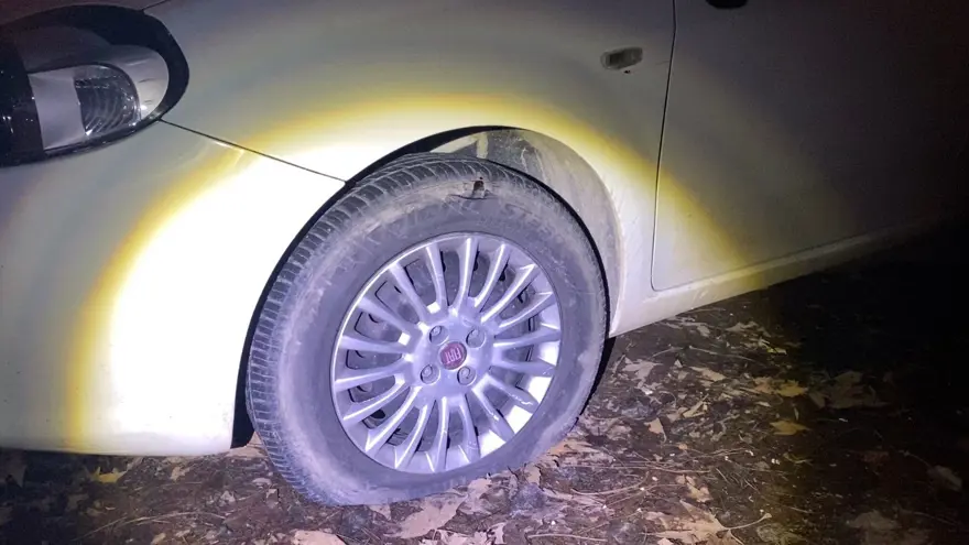 Aracın lastiklerini keserken kendini de yaraladı 2
