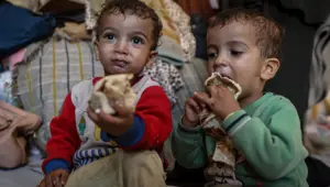 Açlık savaşı boyut değiştirdi: Sadece sağlıksız gıdalar Gazze'ye giriyor