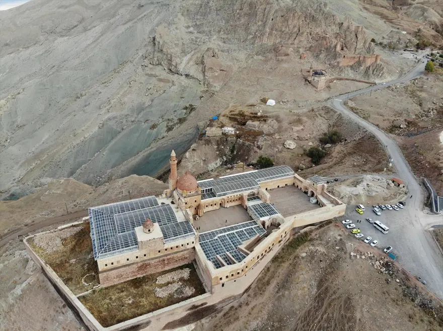 Anadolu'nun eşsiz mimari örneği: İshak Paşa Sarayı 14