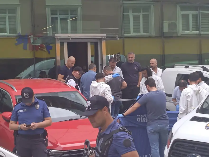 Kozmetik şirketi sahibine iş yerinin önündesaldırı: Başından vurularak öldürüldü 