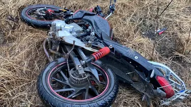 Şarampole devrilen motosikletin sürücüsü hayatını kaybetti