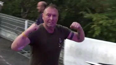 Çaldığı pırlanta yüzüğü yutan İrlandalı turist serbest bırakıldı