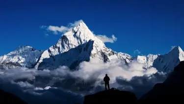 Everest Dağı'nda 10 yıl sonra bir ilk