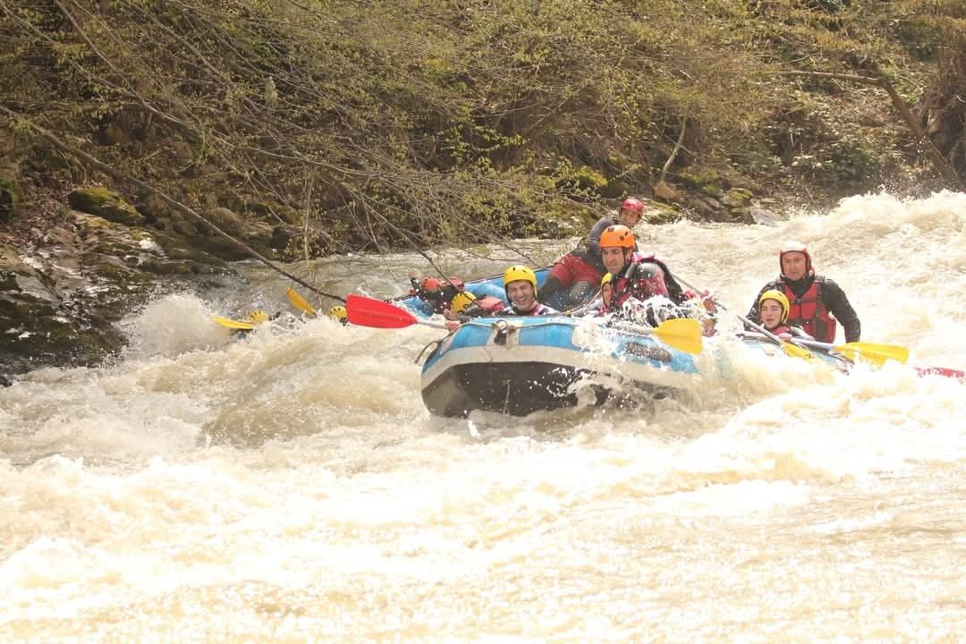 Debi arttı, rafting tutkunları bölgeye akın etti