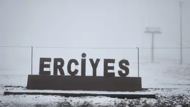 Erciyes'e mayıs ayında kar yağdı