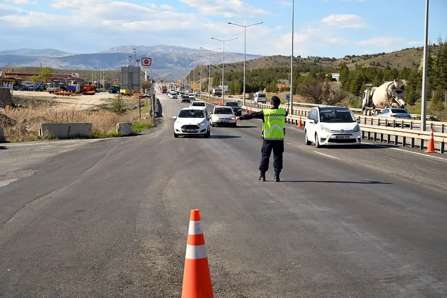 43 ilin geçiş güzergahında bayram yoğunluğu 7 43 ilin geçiş güzergahında bayram yoğunluğu 7