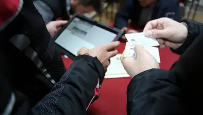 Bolu'da dernek lokaline kumar baskını