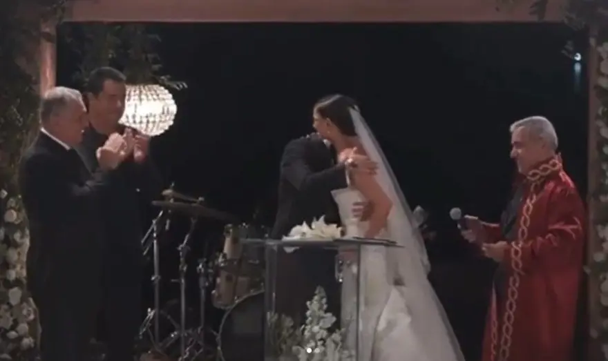 Demet Özdemir ve Oğuzhan Koç'tan düğün sonrası ilk paylaşım 6 Demet Özdemir ve Oğuzhan Koç'tan düğün sonrası ilk paylaşım 6