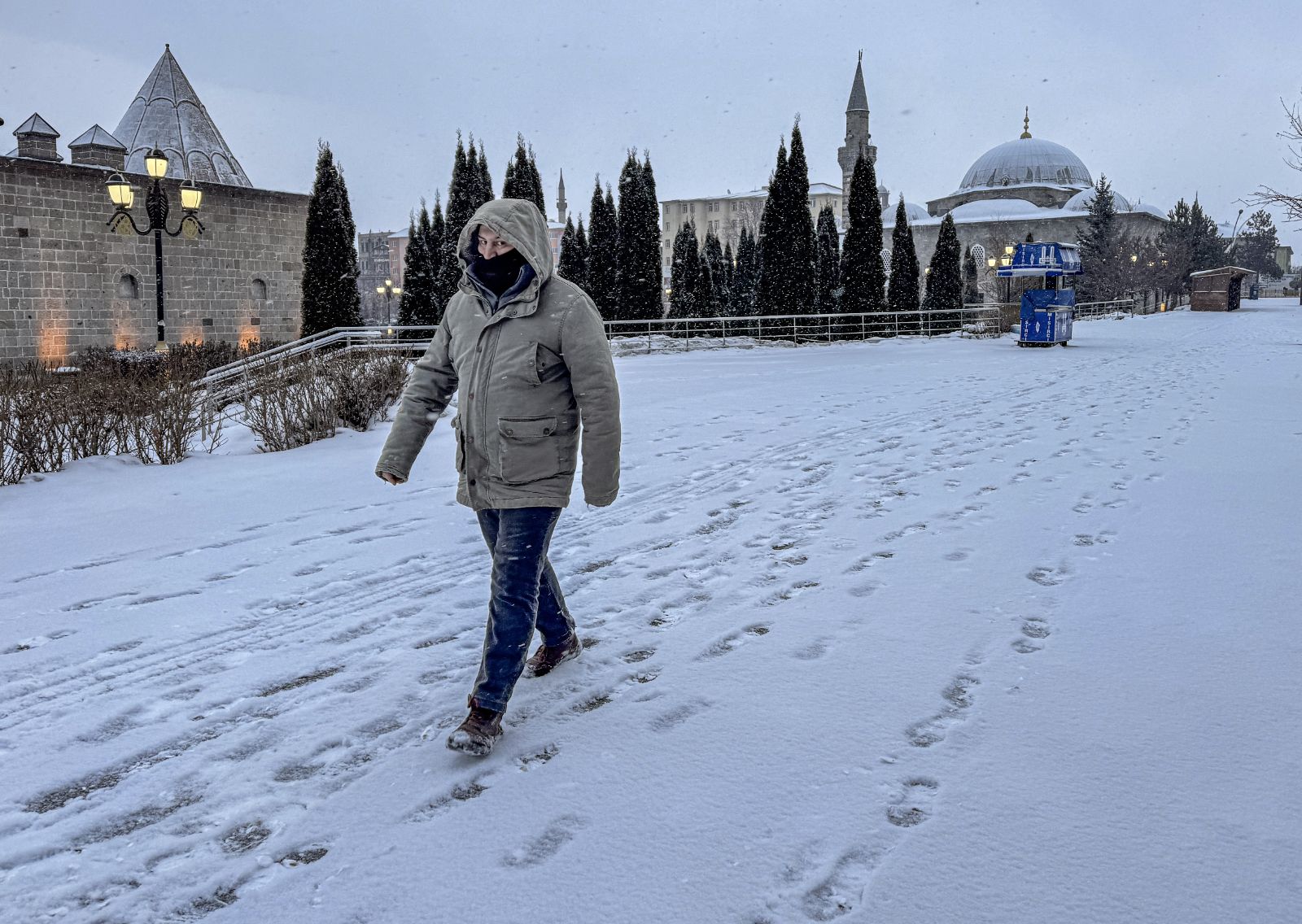 Erzurum ve Tunceli'de yüzlerce yerleşim yerine kardan ulaşım sağlanamıyor