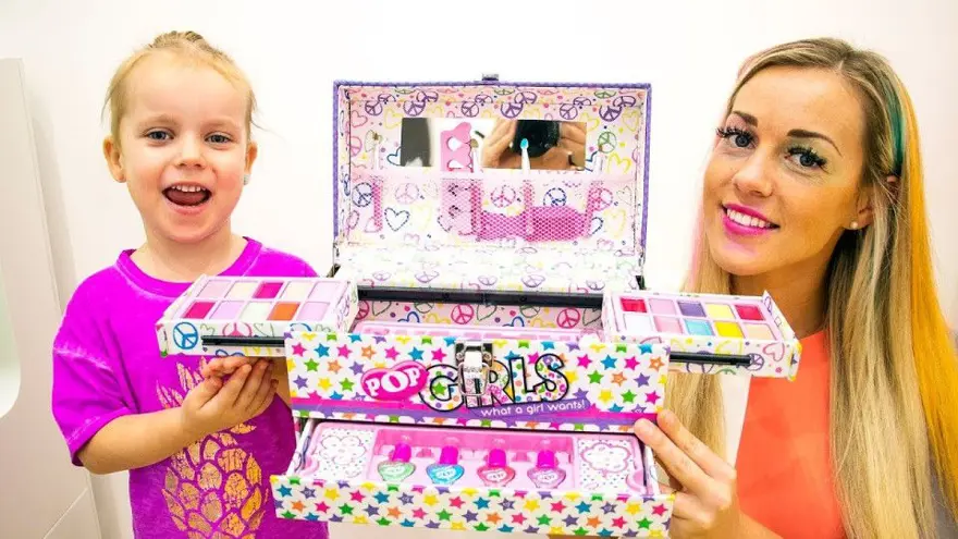 Gaby4 yaşında dünyanın en çok kazanan 4. Youtuber'ı oldu 1 Gaby4 yaşında dünyanın en çok kazanan 4. Youtuber'ı oldu 1