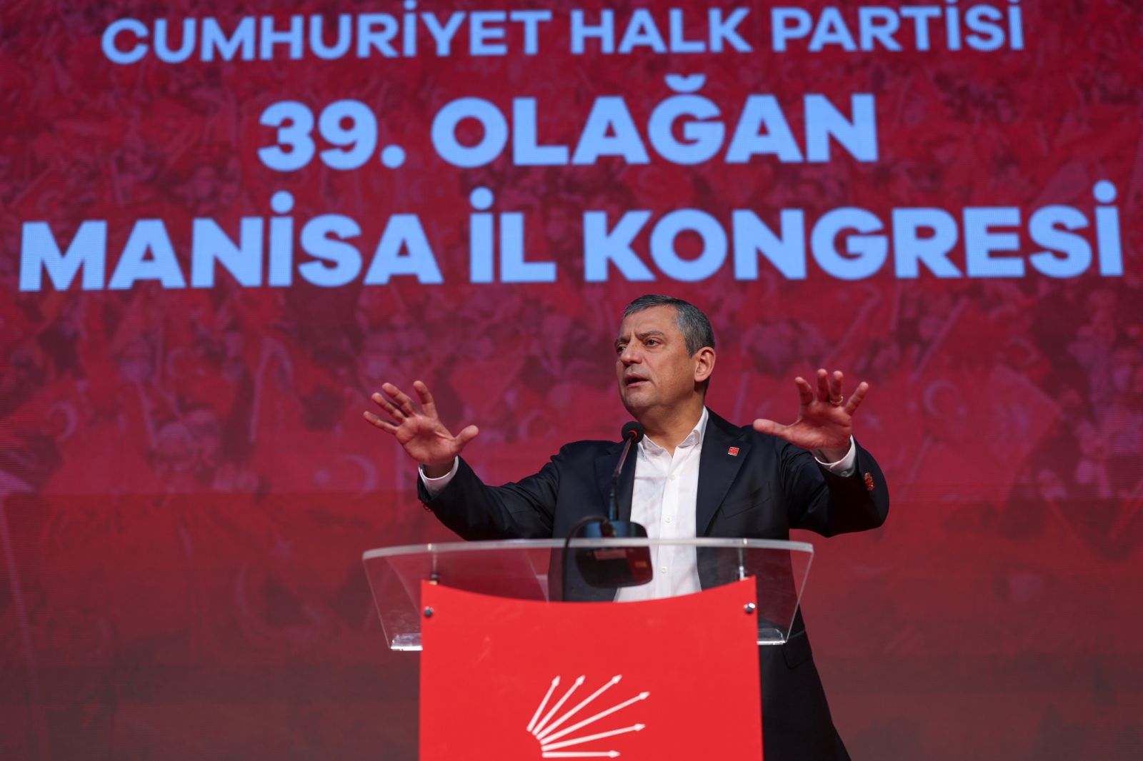 Özgür Özel: Cumhurbaşkanı adayı Silivri'de
