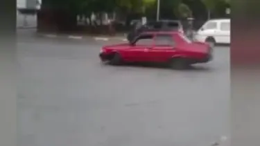 Kadıköy'de hastane önünde drift yapan kişi gözaltına alındı