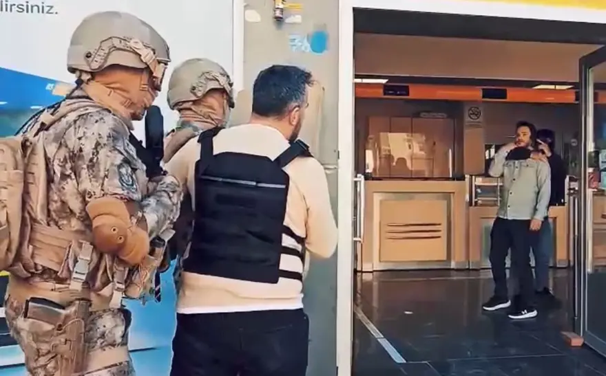 PTT binasında gerçeği aratmayan tatbikat:Polis etkisiz hale getirdi 2