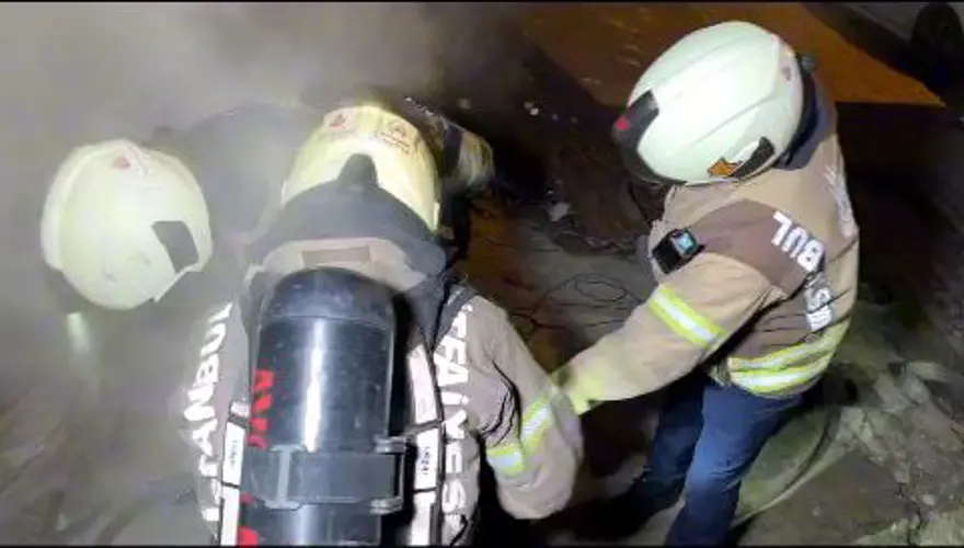 İstanbul'da yatak imalathanesinde yangın 3