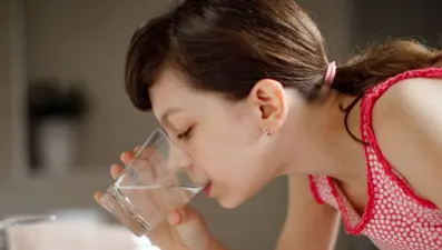 Kalp cerrahı uyardı: Neredeyse her evde var, kan basıncını yükseltip ölüme götürüyor