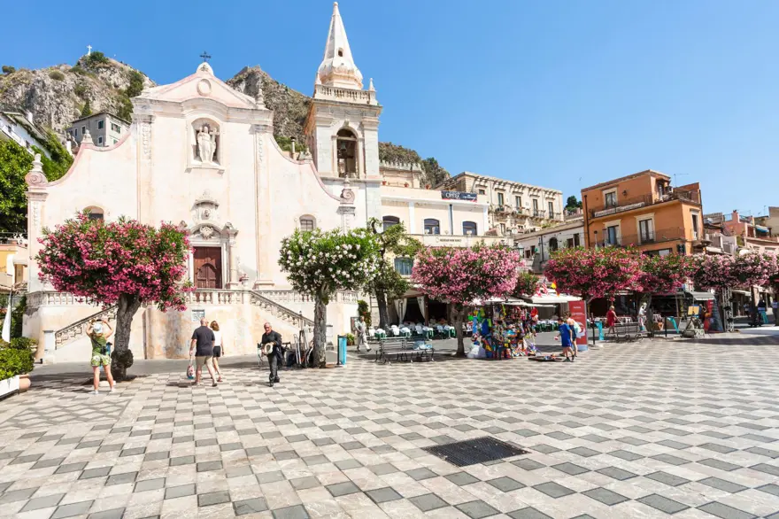 İtalya iç turizmi canlandırmak için vatandaşlarına 500 euro tatil ikramiyesi verecek 7