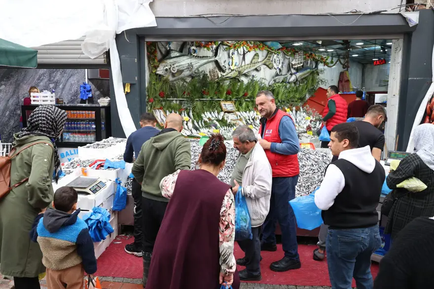 Tezgahta bollaştı, fiyatlar düştü: 100 liraya kadar geriledi 