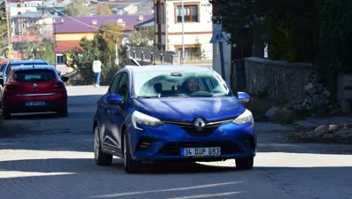 Hava buz kesti! Sıcaklık -3'e düştü, arabalar bembeyaz oldu