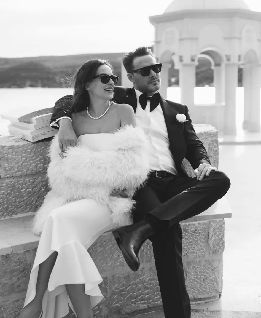 Oyuncu Burak Çelik ile Ece Bayrak dünyaevine girdi 1