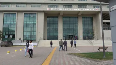 Boşanma davası öncesi eşinin bıçakladığı kadın yaralandı