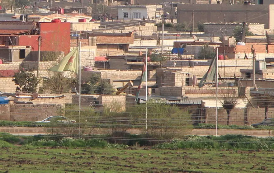 Sınırdaki YPG konvoyu görüntülendi 4